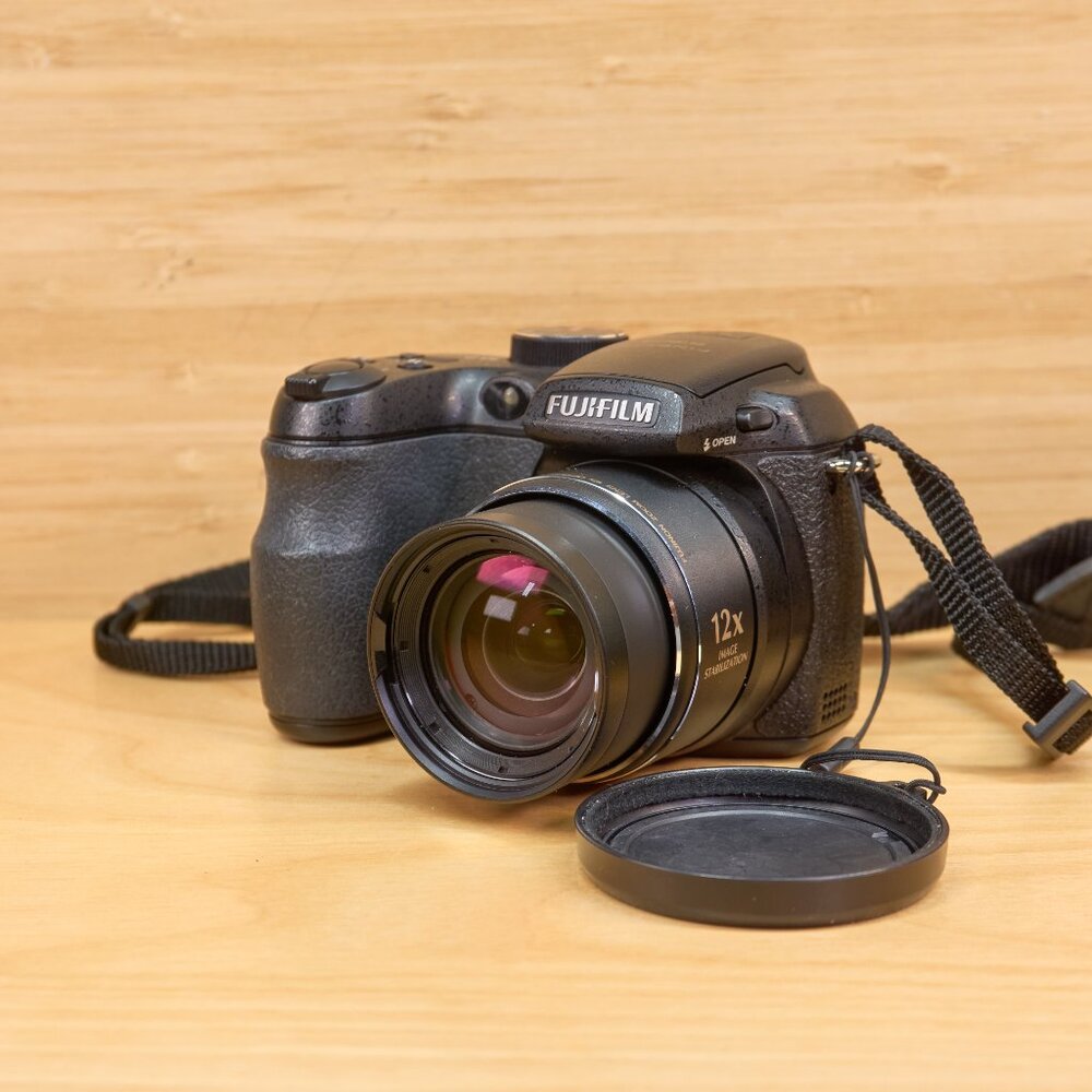 Fujifilm FinePix S1500 10MP Digital Camera, 12x Optical Zoom
